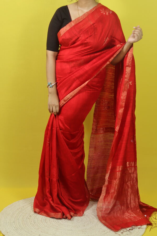 Bird's motif red matka silk saree